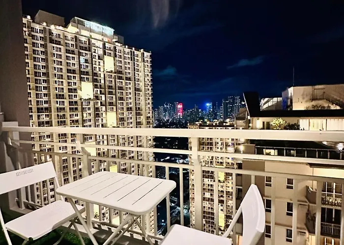 Cloud Cinema By Kozy Mood Near Bgc Apartamento *