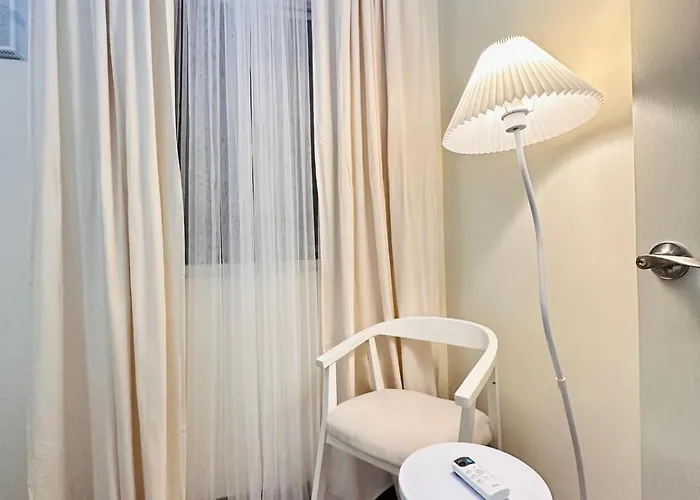 Cloud Cinema By Kozy Mood Near Bgc Apartamento *